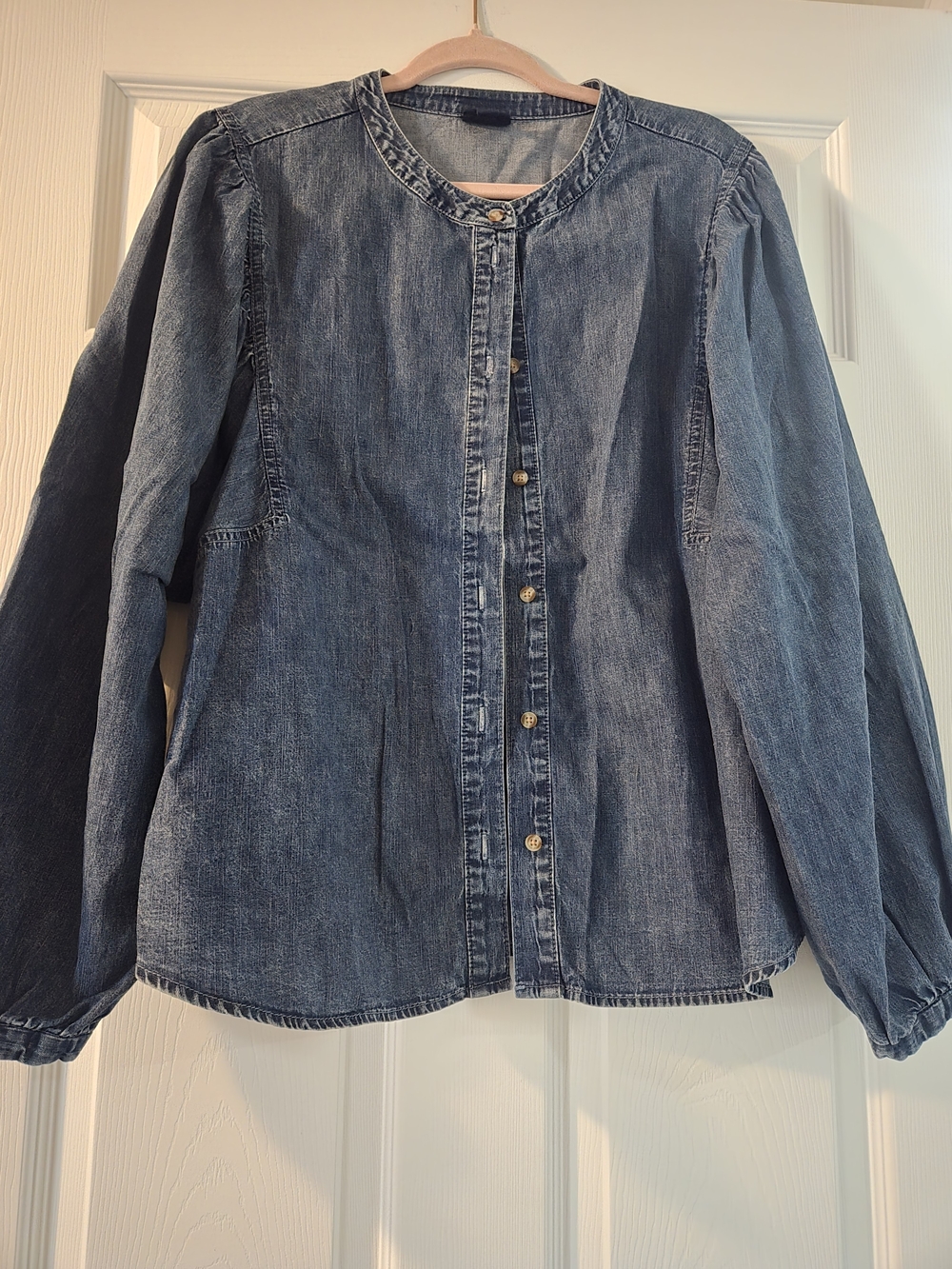 Women's Round-Neck Button Denim Shirt With Blouson Sleeves